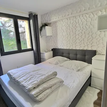 Des'amy Et Sa Terrasse Pour 8/10 Personnes Chalet Font-Romeu-Odeillo-Via